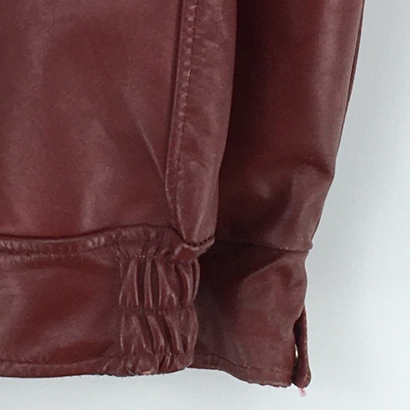 Vintage QUEEN’S UNIVERSITY 1990 Leather Jacket - Picture 11 of 16
